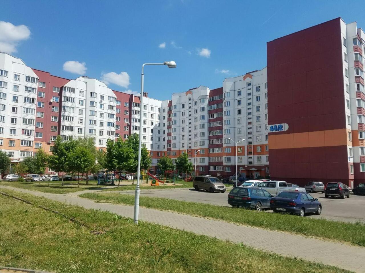 Apartment On Metro Mihalova Мінськ Екстер'єр фото