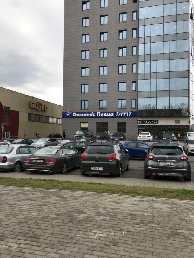 Apartment On Metro Mihalova Мінськ Екстер'єр фото