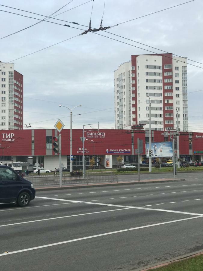Apartment On Metro Mihalova Мінськ Екстер'єр фото