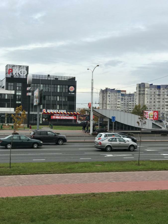 Apartment On Metro Mihalova Мінськ Екстер'єр фото